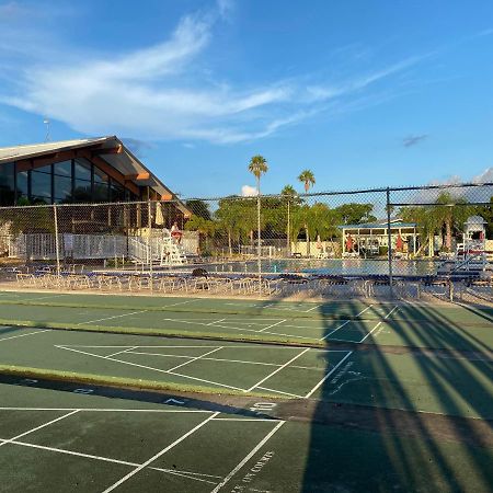 This Homestay Oasis Is The Cape'S Best Place To Stay Cape Coral Luaran gambar