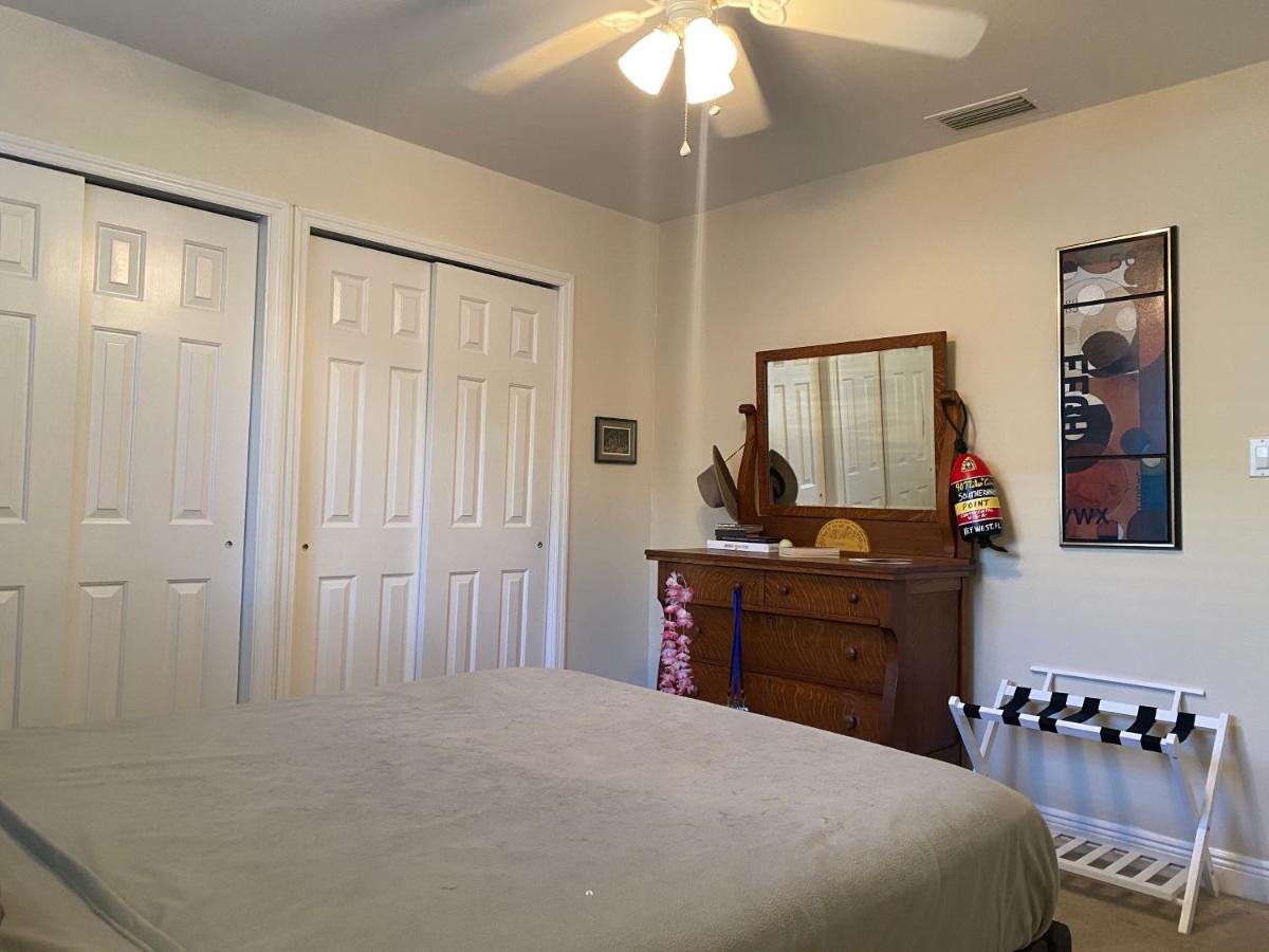 This Homestay Oasis Is The Cape'S Best Place To Stay Cape Coral Luaran gambar