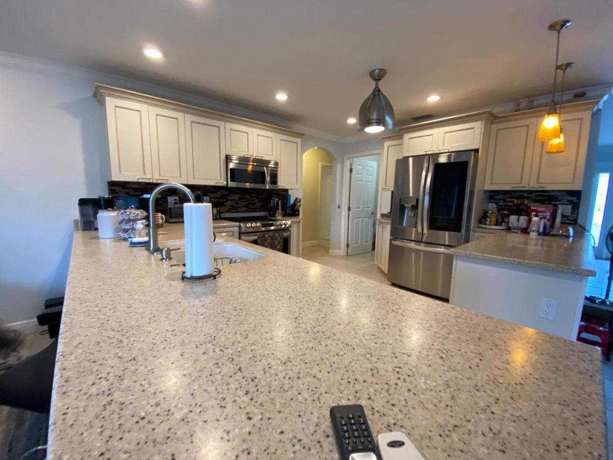 This Homestay Oasis Is The Cape'S Best Place To Stay Cape Coral Luaran gambar