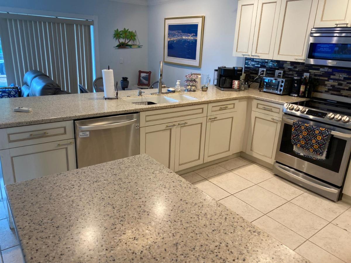 This Homestay Oasis Is The Cape'S Best Place To Stay Cape Coral Luaran gambar