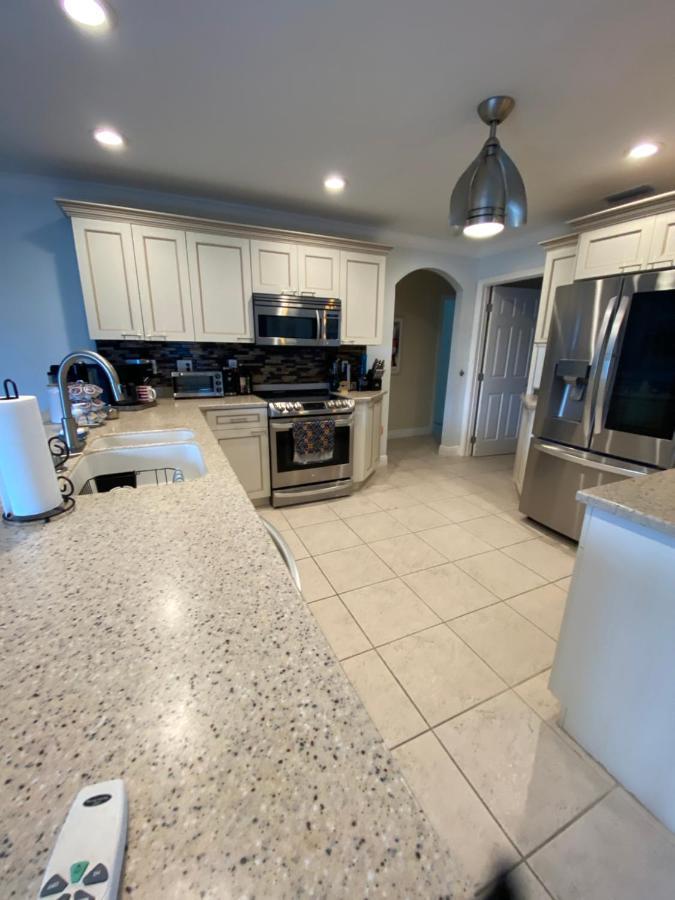 This Homestay Oasis Is The Cape'S Best Place To Stay Cape Coral Luaran gambar